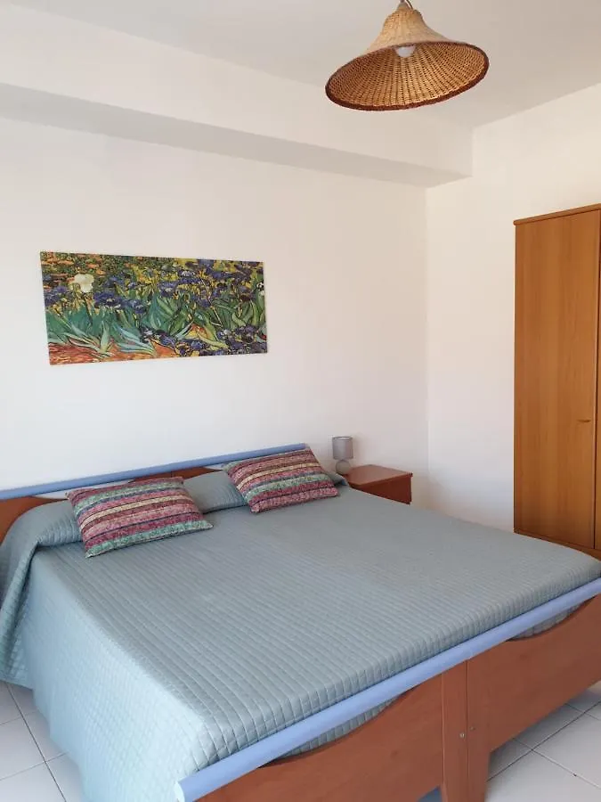 Baia Alcantara Apartments جيارديني ناكسوس إيطاليا